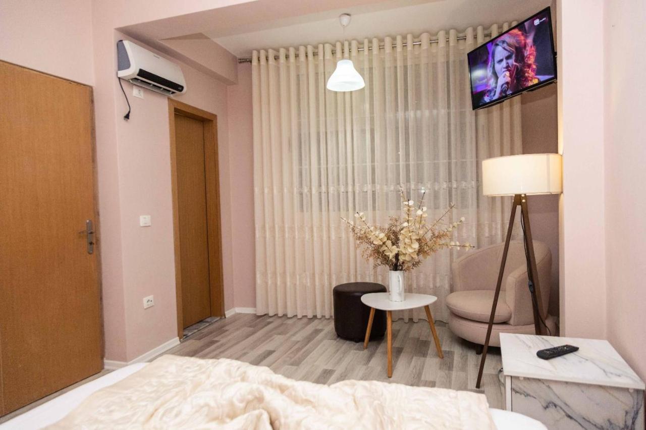 Two Bedroom Villa Tirana Exteriör bild